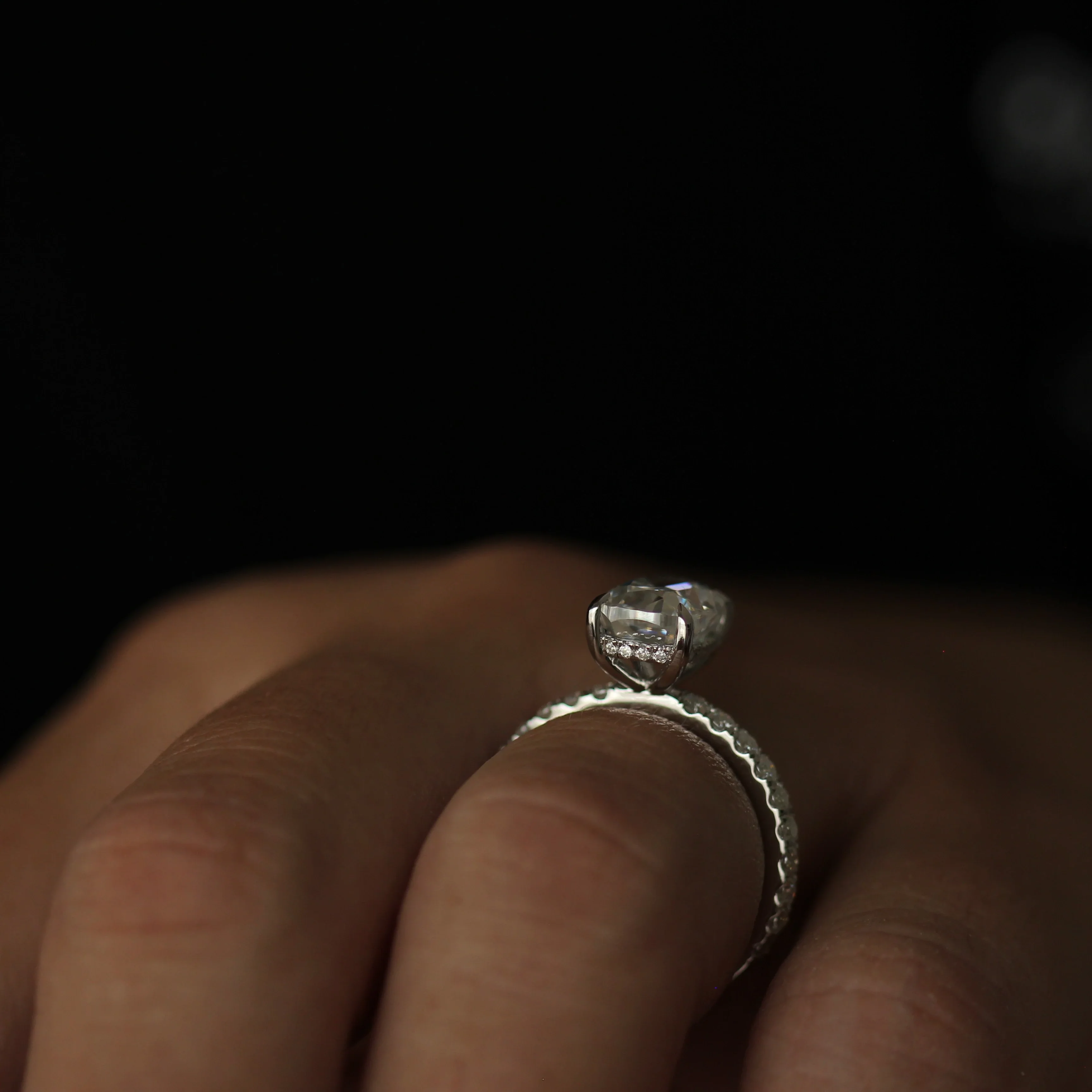 Alessandria 3 Ct Elongated Cushion Moissanite Ring - Image 5