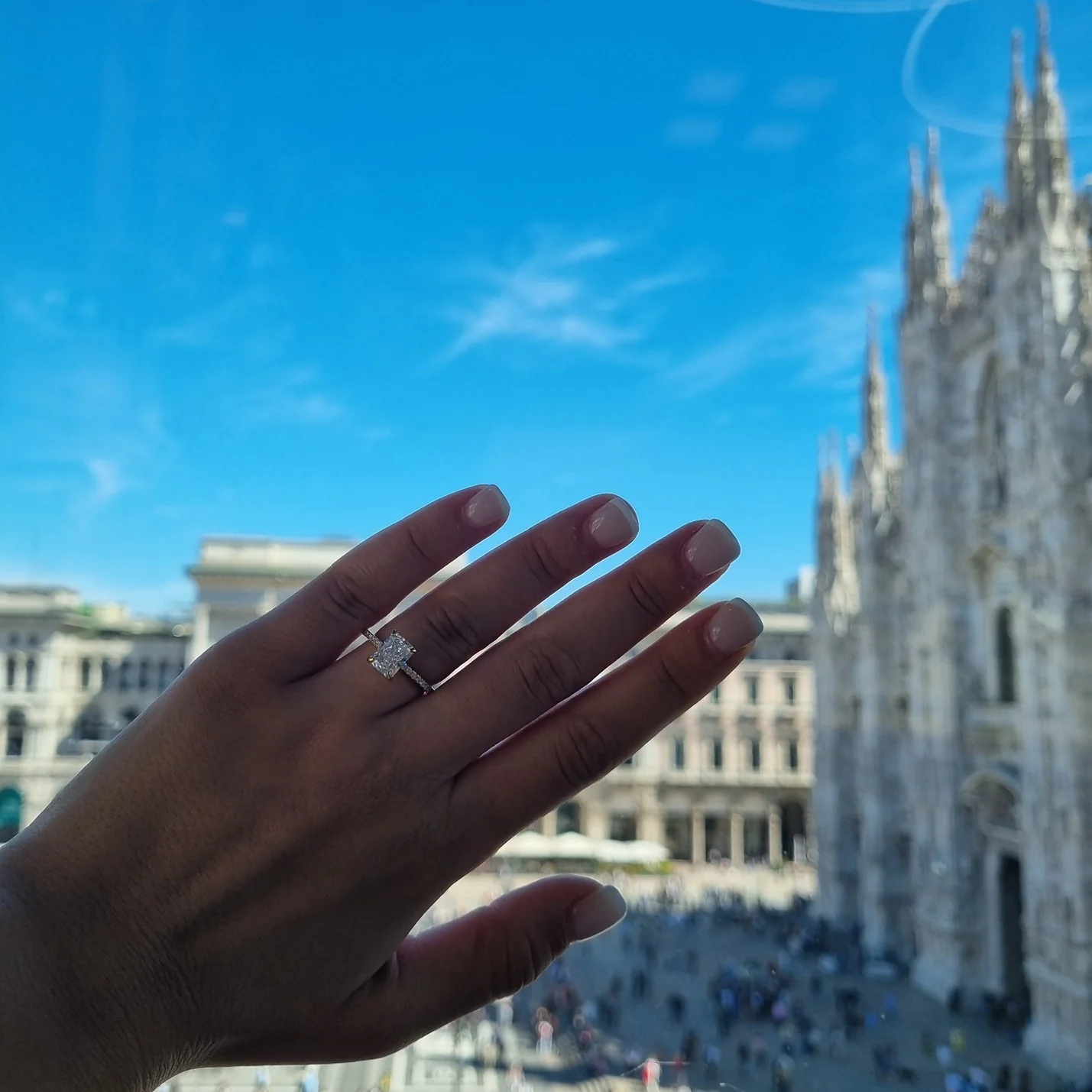 Amalfi Radiant Cut Ring - Gold - Image 7