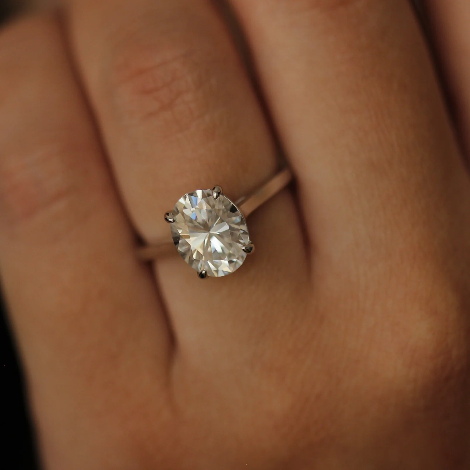 Barcelona Oval Moissanite Ring - Image 6