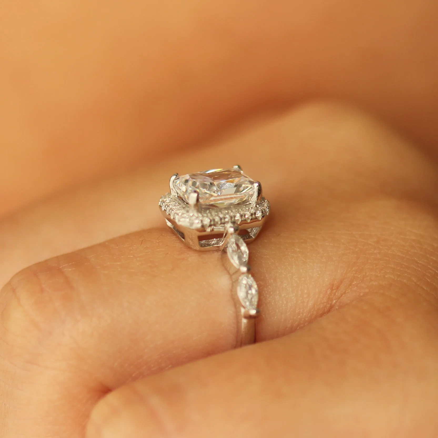 Elora Radiant Cut Halo Ring - Image 3