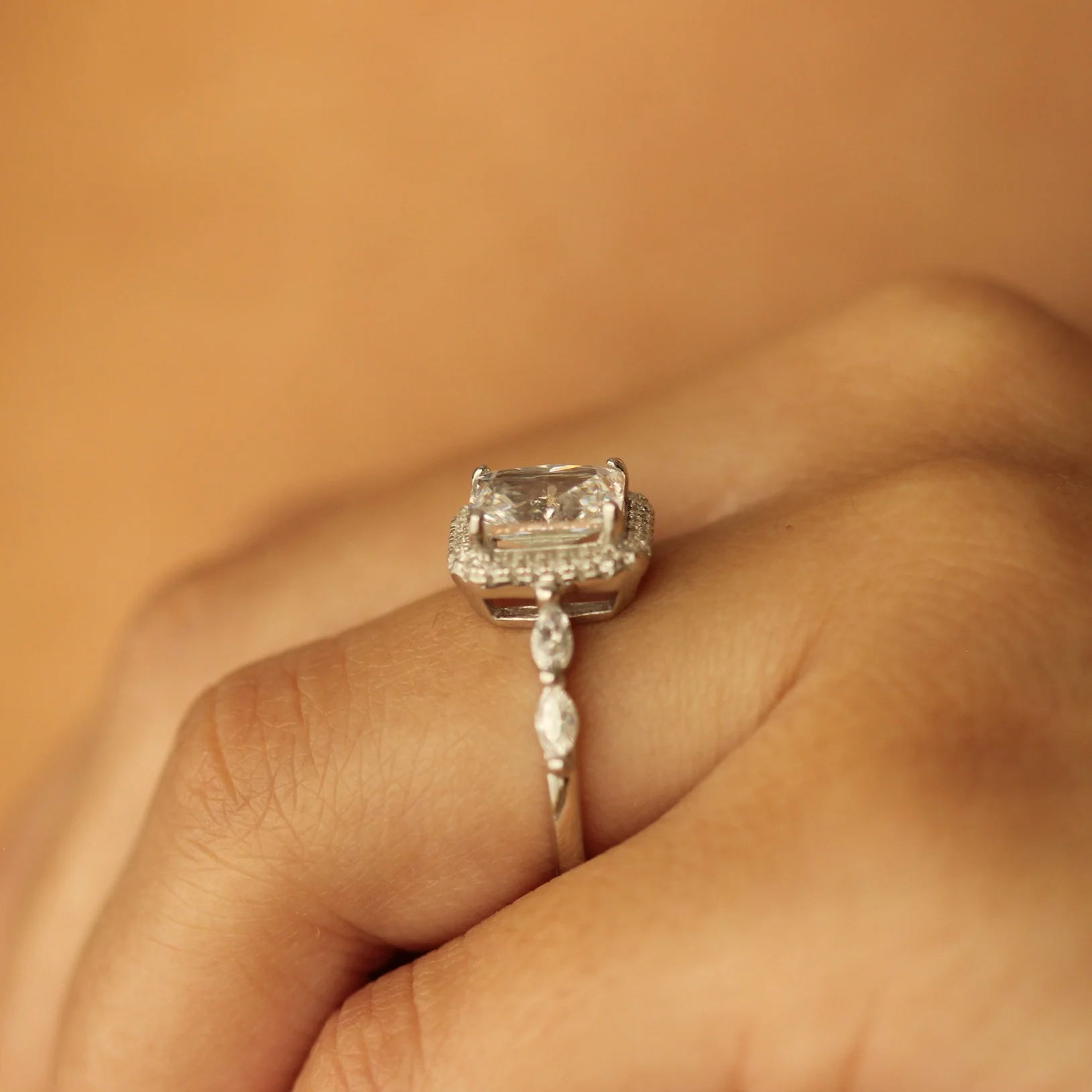 Elora Radiant Cut Halo Ring - Image 4