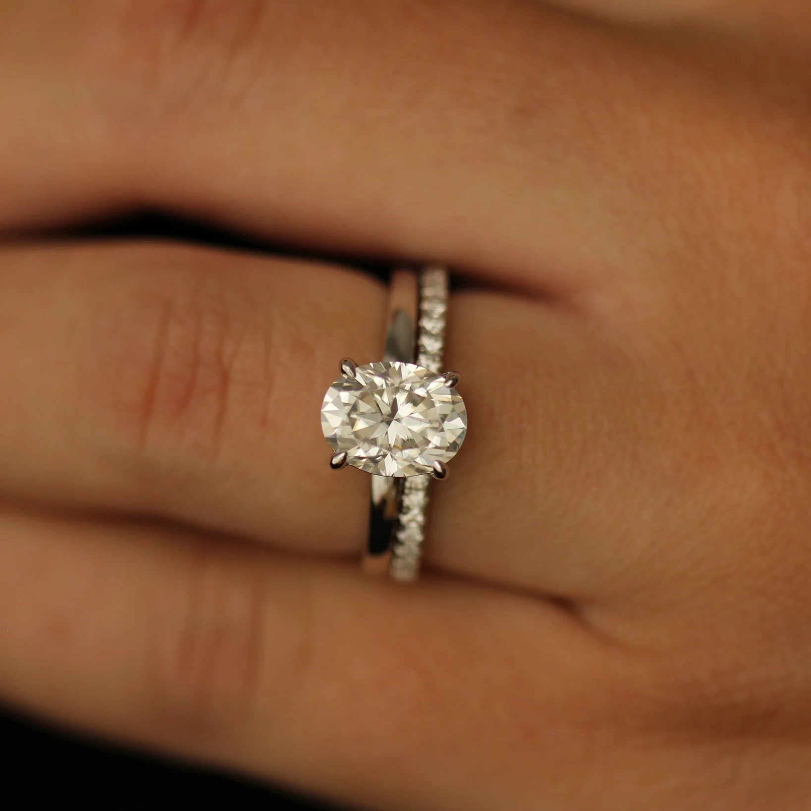 Geneva 2 Ct Oval Moissanite Ring - Image 5