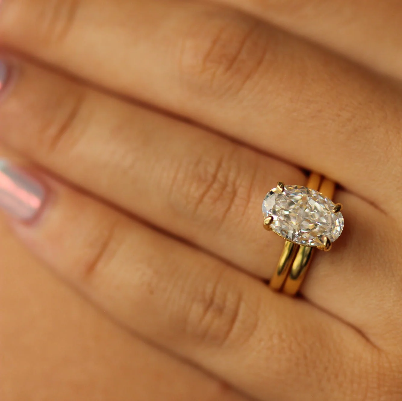 Valencia 18k Gold Oval Ring - Image 4