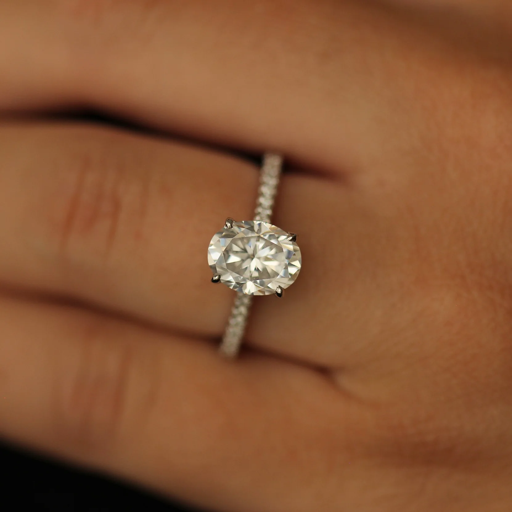 Siena 2 Ct Oval Moissanite Ring - Image 6