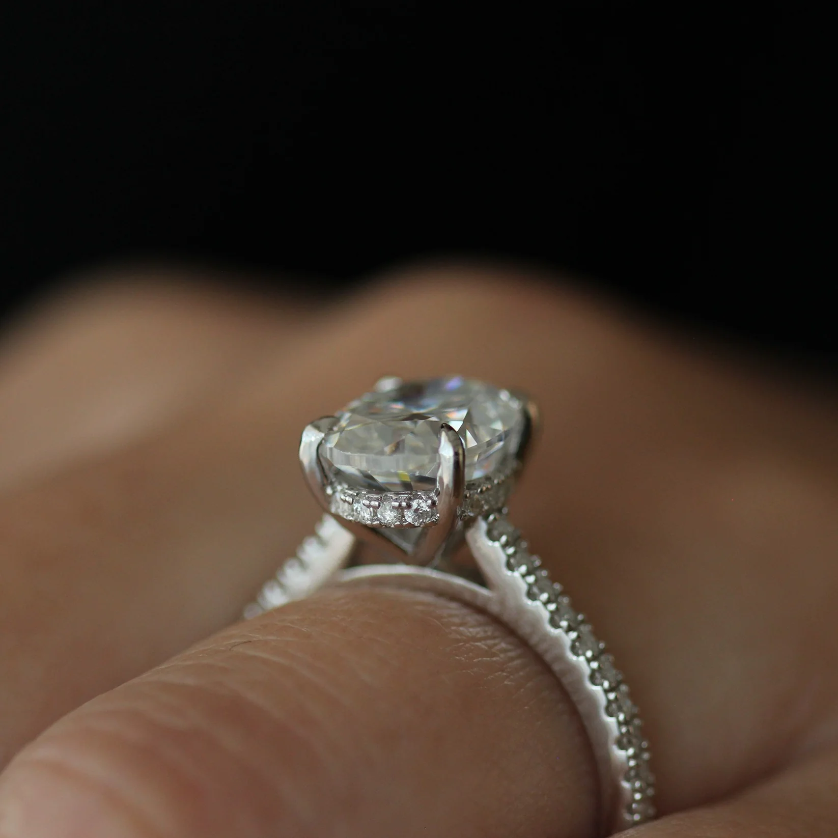 Siena 3 Ct Oval Moissanite Ring - Image 7